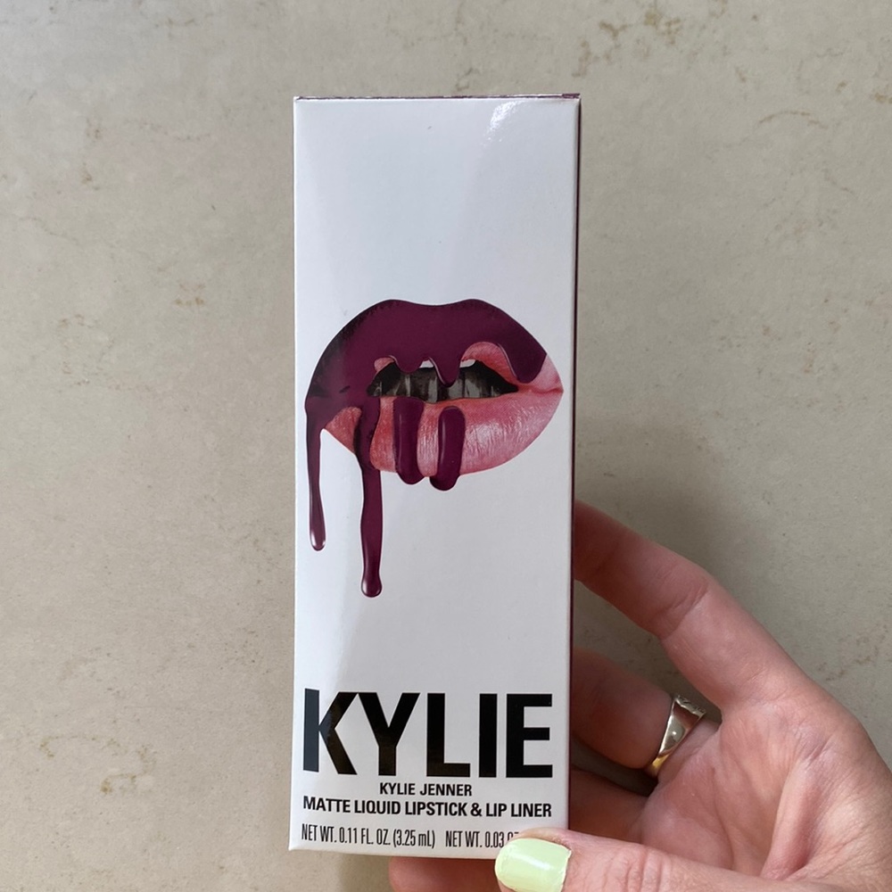 Kylie cosmetics Head Over Heels matte liquid lipstick & lip liner duo